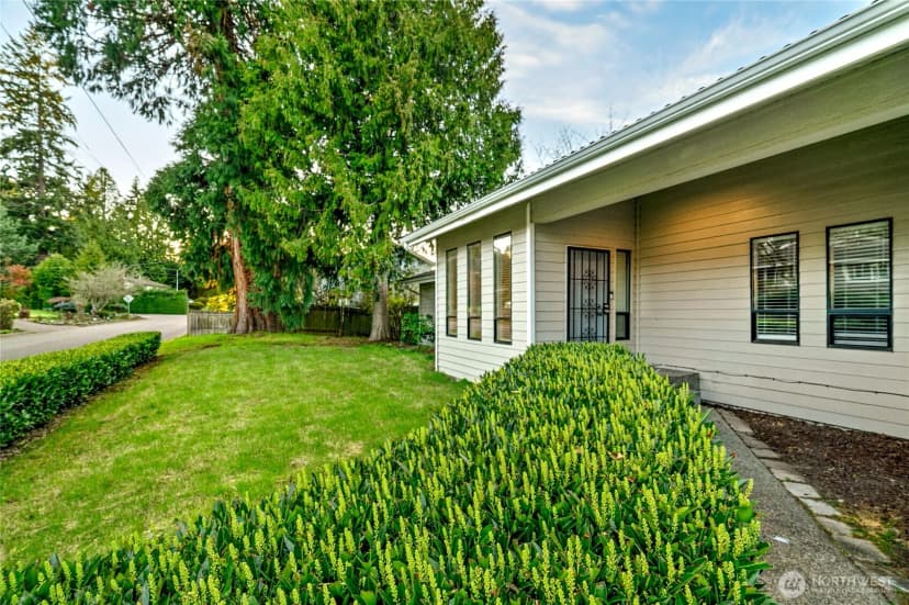 Property photo for 558 Sw 298th Street, Federal Way photo 2