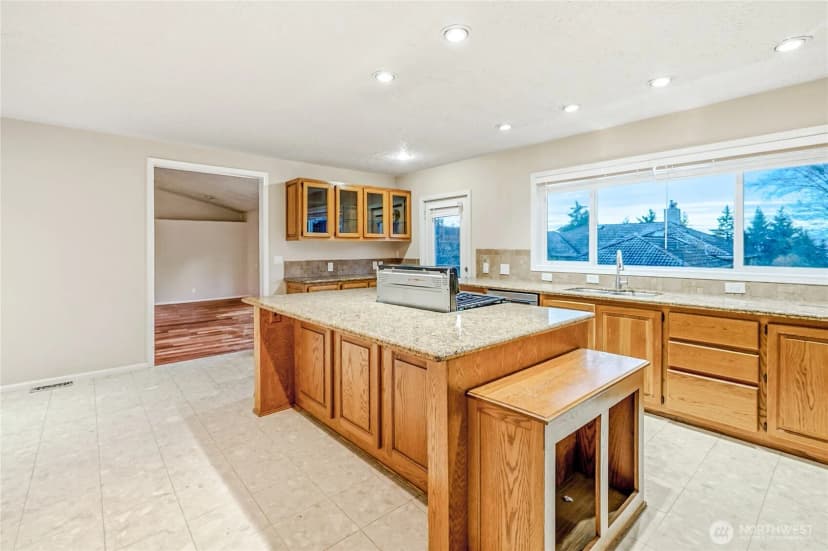 Property photo for 558 Sw 298th Street, Federal Way photo 6