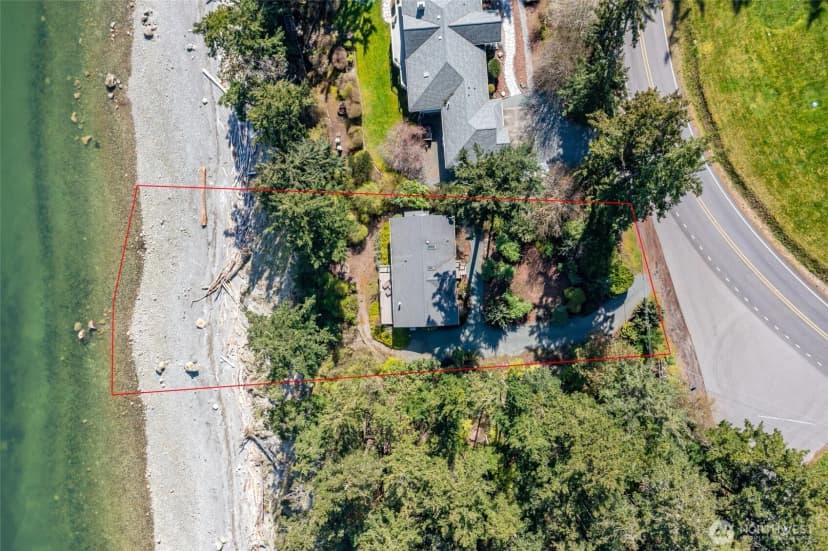 Property photo for 215 S Harrington Lagoon Road, Coupeville photo 4