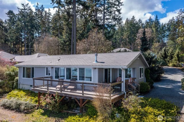 Property photo for 215 S Harrington Lagoon Road, Coupeville photo 3