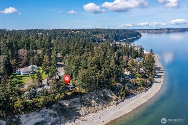 Property photo for 215 S Harrington Lagoon Road, Coupeville photo 5