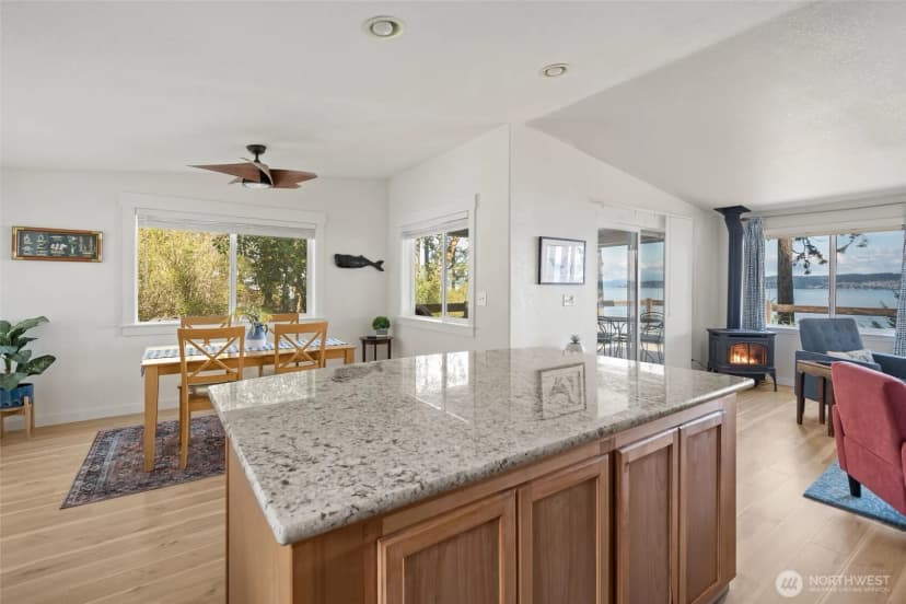 Property photo for 215 S Harrington Lagoon Road, Coupeville photo 12