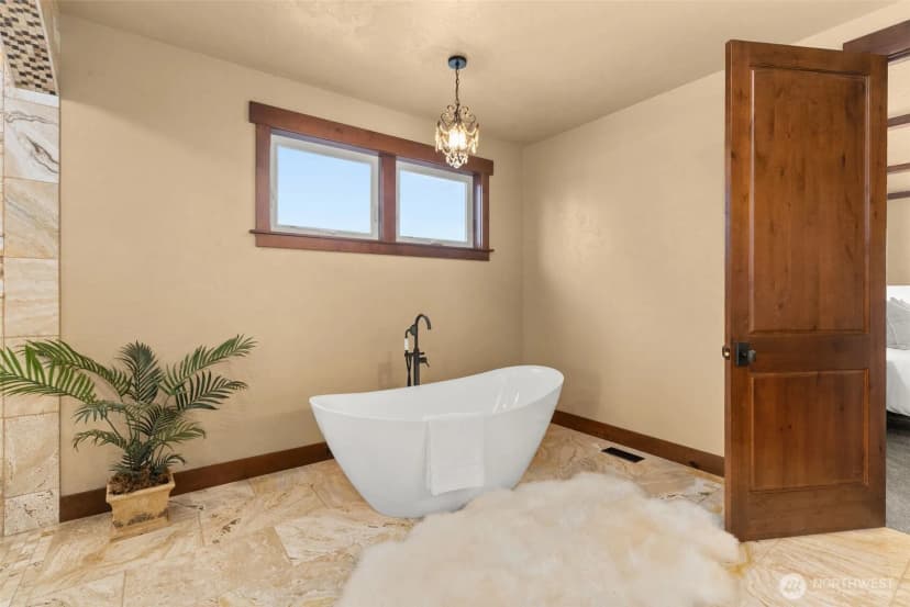 Property photo for 140 Saley Lane, Centralia photo 17