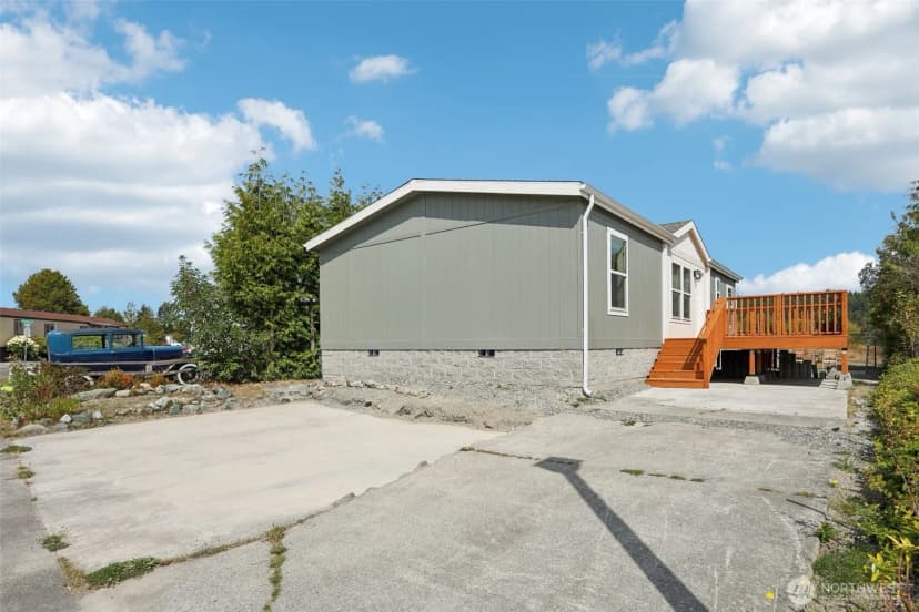 Property photo for 4604 Yorkshire Drive, Anacortes photo 23