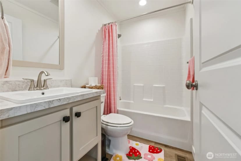 Property photo for 4604 Yorkshire Drive, Anacortes photo 15
