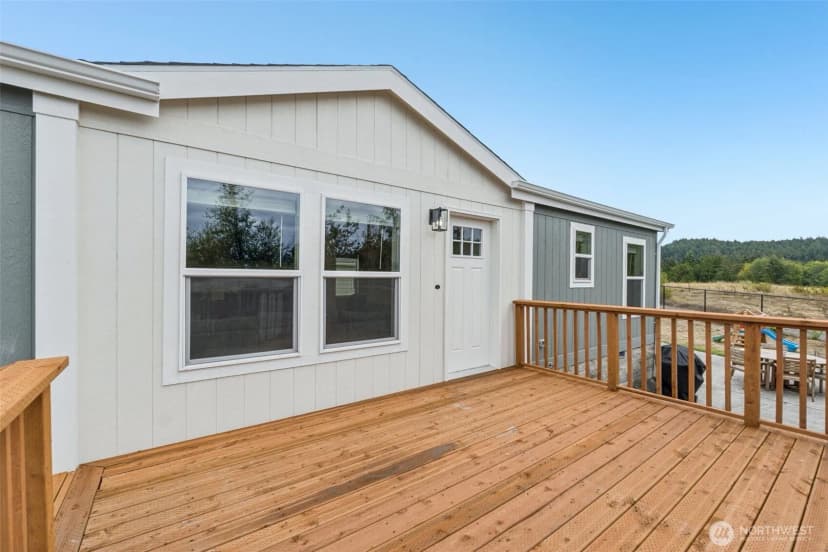 Property photo for 4604 Yorkshire Drive, Anacortes photo 2