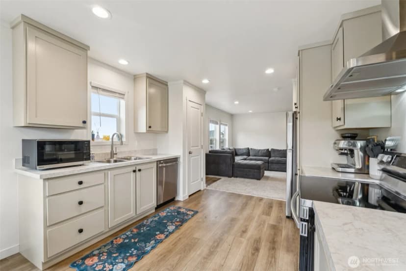 Property photo for 4604 Yorkshire Drive, Anacortes photo 9