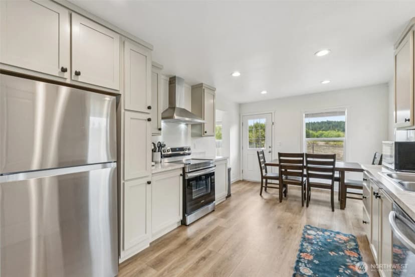 Property photo for 4604 Yorkshire Drive, Anacortes photo 8