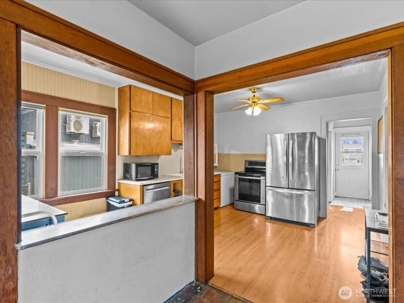 Property photo for 6807 Commercial Avenue, Everett photo 15