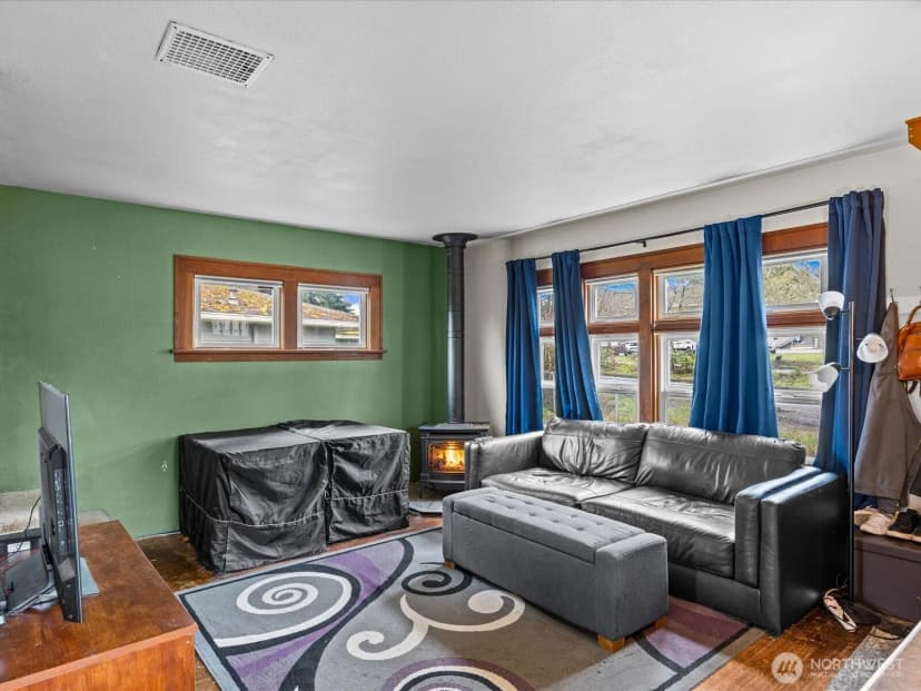 Property photo for 6807 Commercial Avenue, Everett photo 14