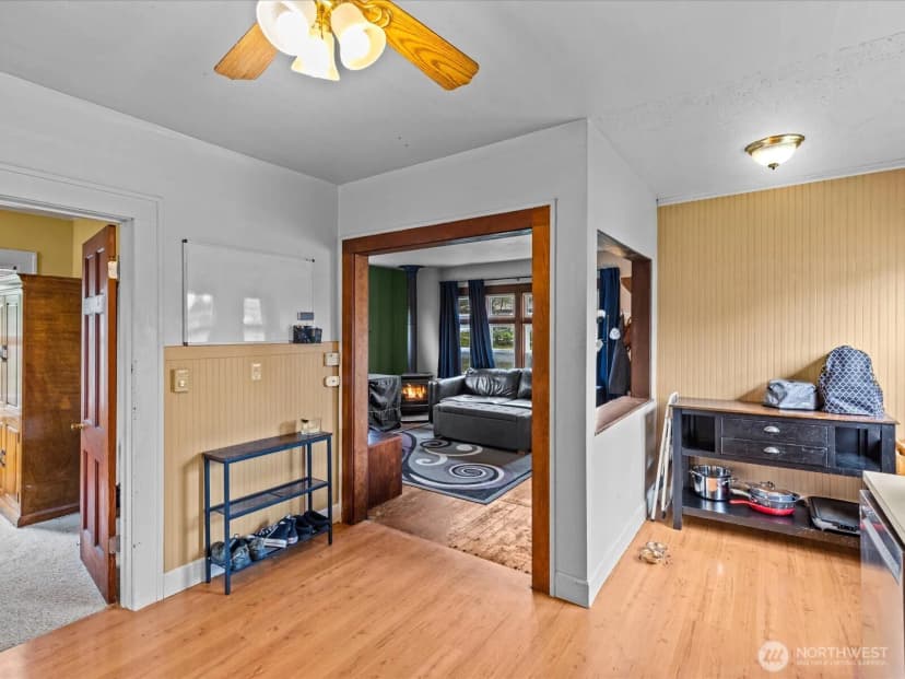 Property photo for 6807 Commercial Avenue, Everett photo 19