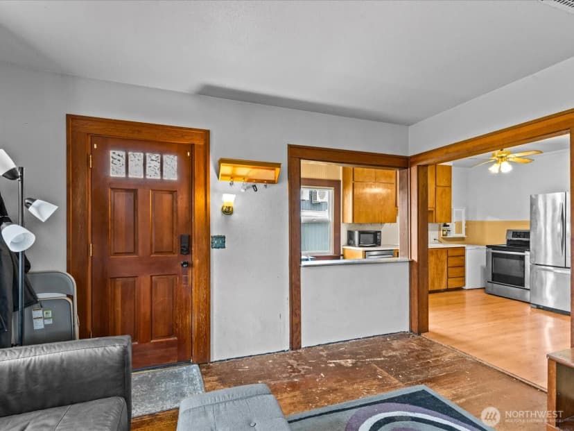 Property photo for 6807 Commercial Avenue, Everett photo 11