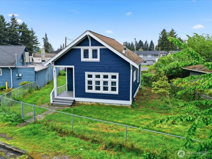 Property photo for 6807 Commercial Avenue, Everett photo 3