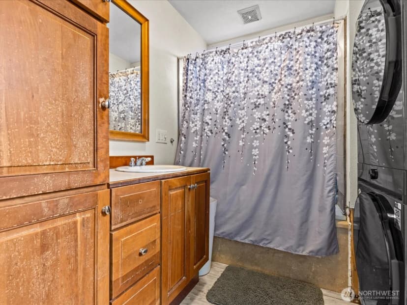 Property photo for 6807 Commercial Avenue, Everett photo 21