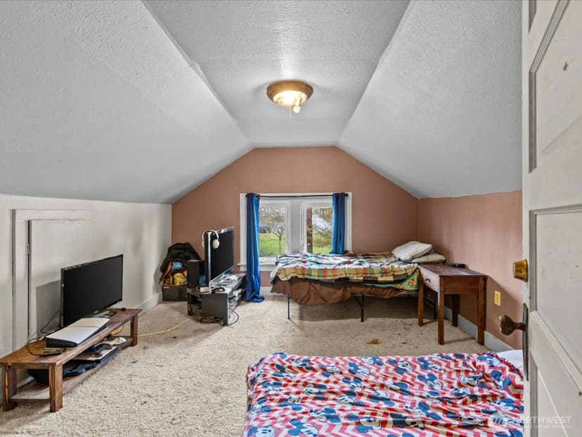Property photo for 6807 Commercial Avenue, Everett photo 22