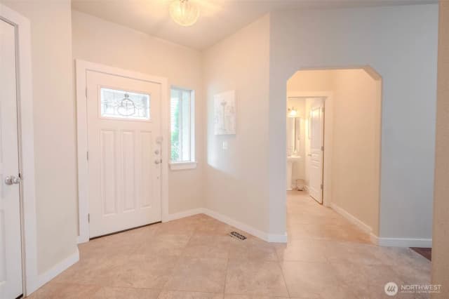 Property photo for 12707 12th Dr Se, Everett photo 5