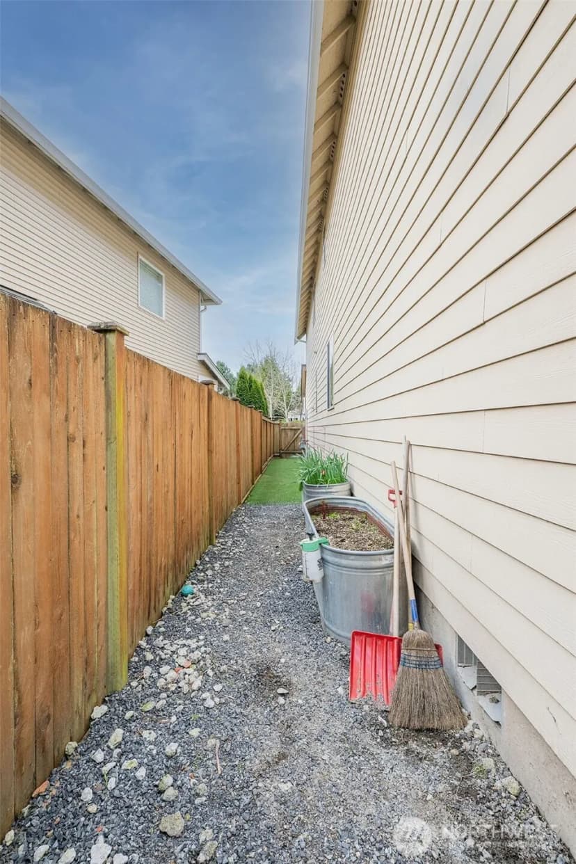Property photo for 12707 12th Dr Se, Everett photo 36