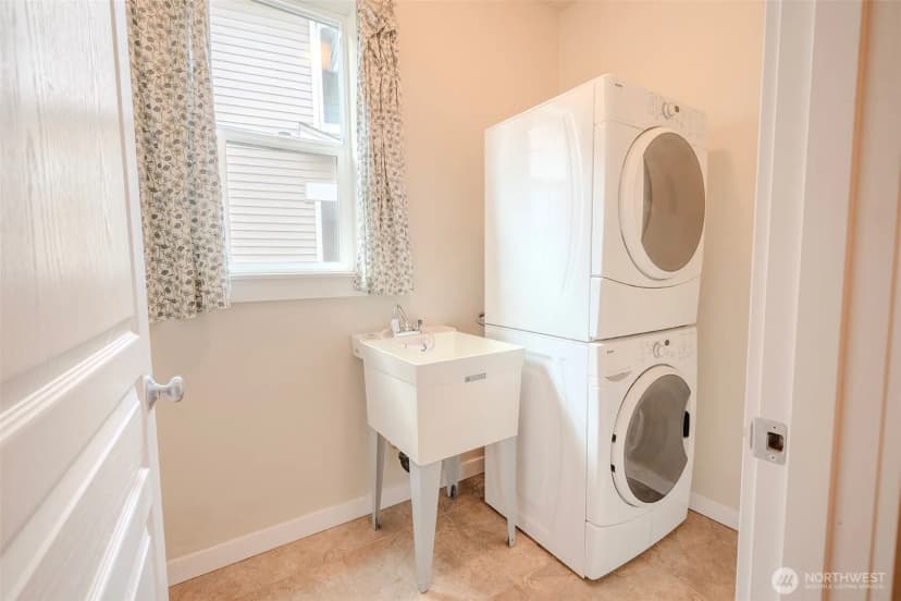 Property photo for 12707 12th Dr Se, Everett photo 16