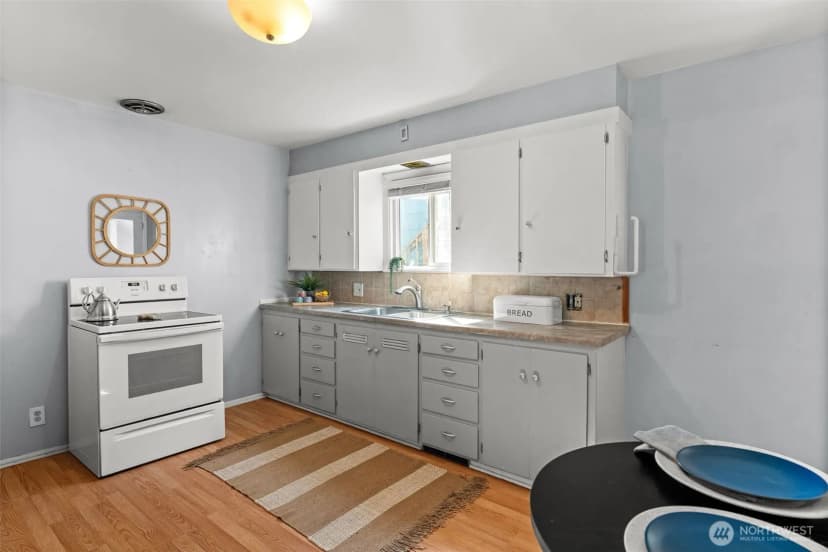 Property photo for 1108 Mckenzie Avenue, Bremerton photo 11