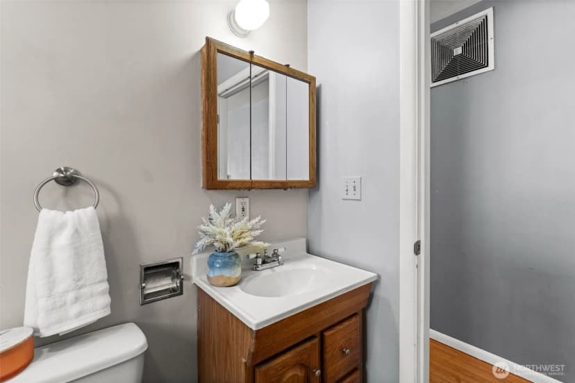 Property photo for 1108 Mckenzie Avenue, Bremerton photo 20