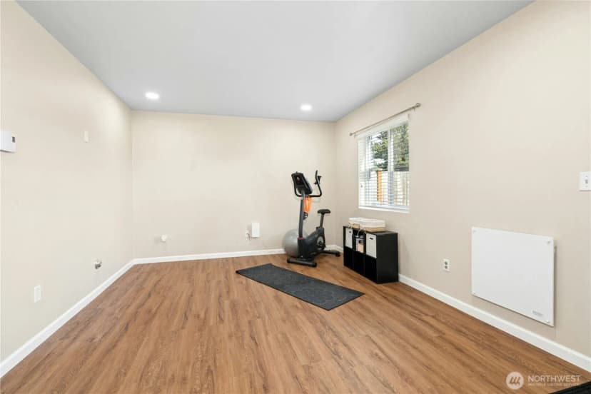 Property photo for 527 Pilchuck Path, Everett photo 28