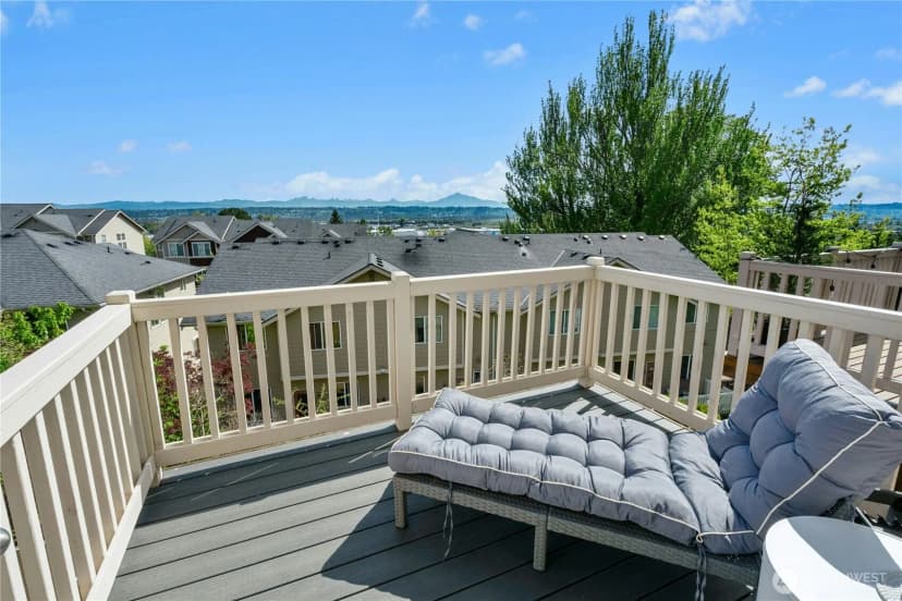 Property photo for 527 Pilchuck Path, Everett photo 31