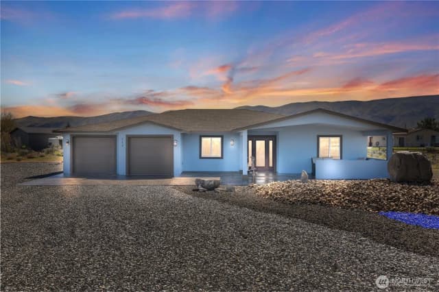 Property photo for 713 Sw Sunset Boulevard, Mattawa