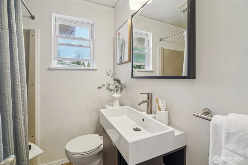 Property photo for 19448 15th Avenue Nw, Shoreline photo 18