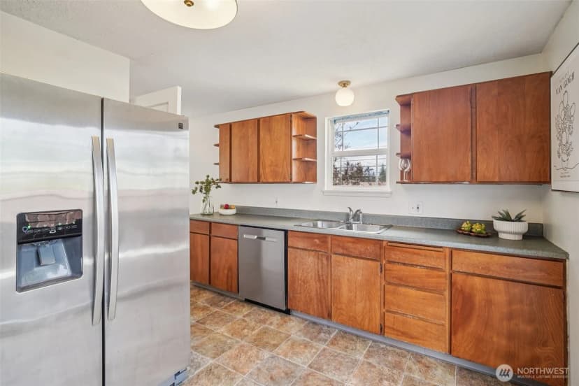 Property photo for 19448 15th Avenue Nw, Shoreline photo 10