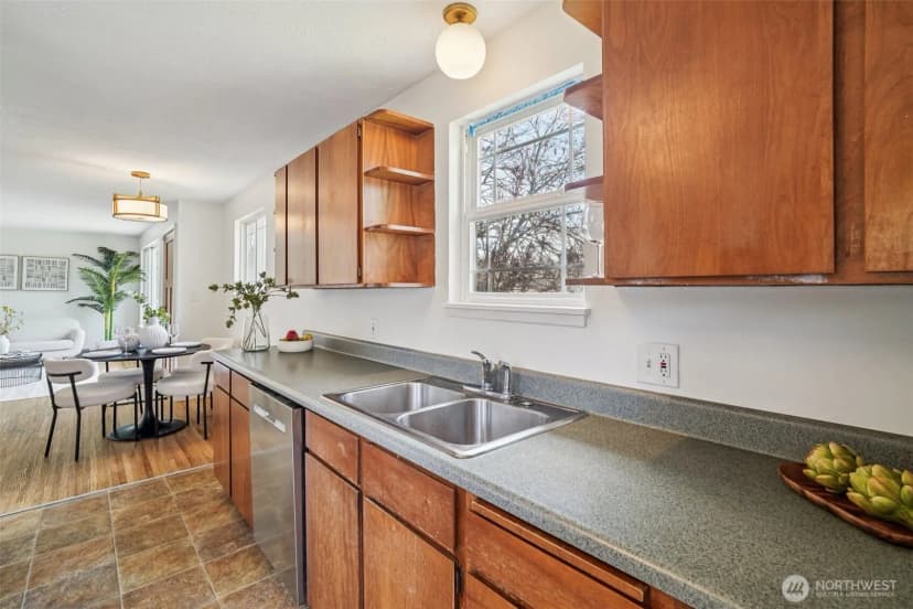 Property photo for 19448 15th Avenue Nw, Shoreline photo 9