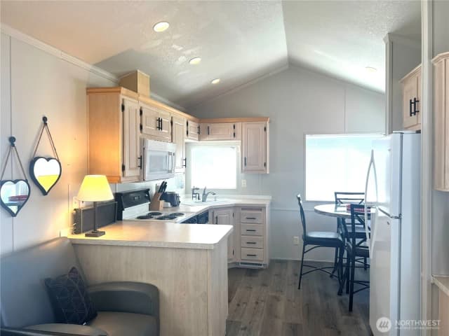 Property photo for 8818 Crescent Bar Road Nw #130, Quincy photo 4