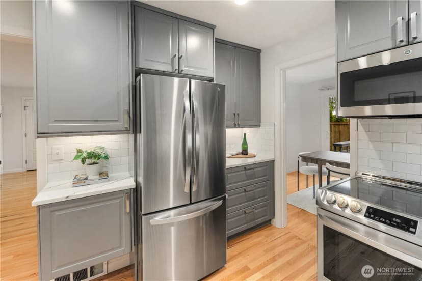 Property photo for 5501 37th Avenue Ne, Seattle photo 12