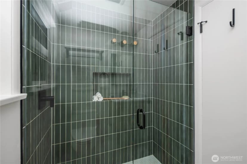 Property photo for 5501 37th Avenue Ne, Seattle photo 19