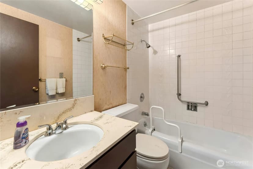Property photo for 2258 40th Avenue E, Seattle photo 20