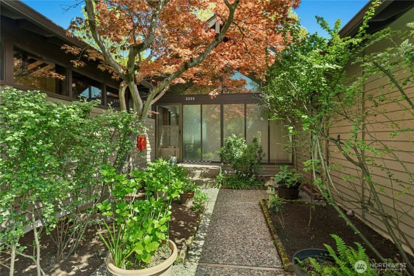 Property photo for 2258 40th Avenue E, Seattle photo 2