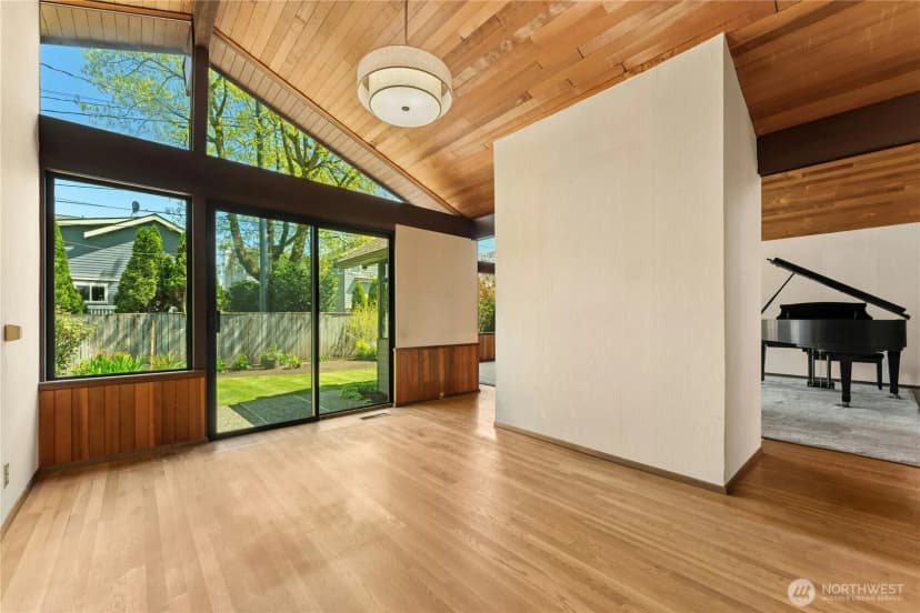 Property photo for 2258 40th Avenue E, Seattle photo 7