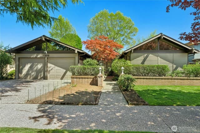 Property photo for 2258 40th Avenue E, Seattle photo 3