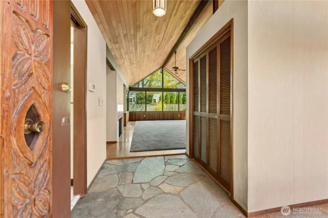 Property photo for 2258 40th Avenue E, Seattle photo 4