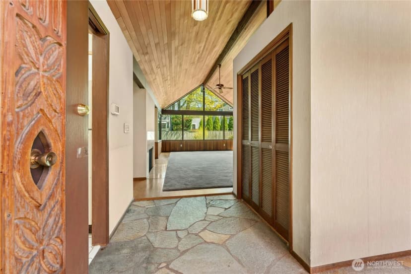 Property photo for 2258 40th Avenue E, Seattle photo 4