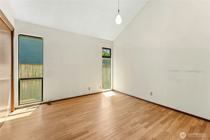 Property photo for 2258 40th Avenue E, Seattle photo 19