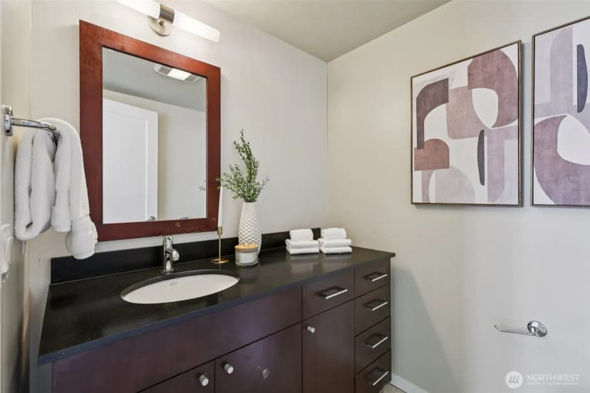 Property photo for 76 Cedar Street #s1005, Seattle photo 8