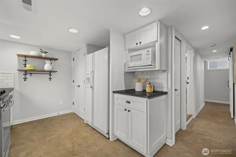 Property photo for 933 Yakima Place S, Seattle photo 16