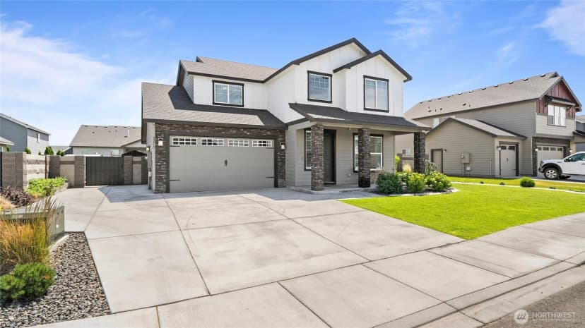 Property photo for 8215 Cardinal Peak St, West Richland