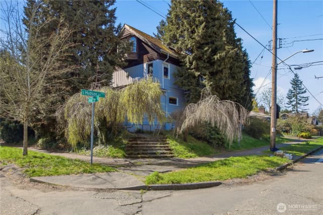 Property photo for 5003 S 46th Avenue, Seattle
