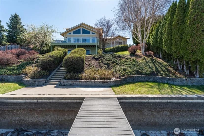 Property photo for 1606 S Lakeshore Road, Chelan photo 5