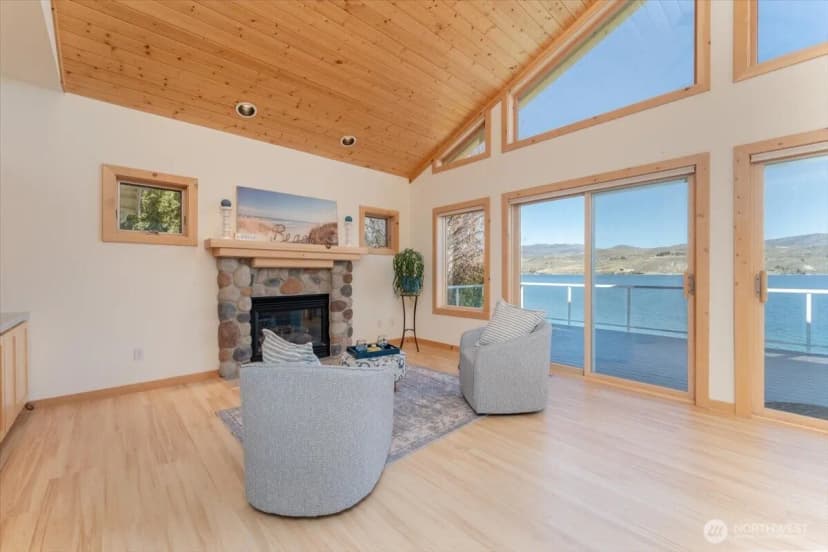 Property photo for 1606 S Lakeshore Road, Chelan photo 8
