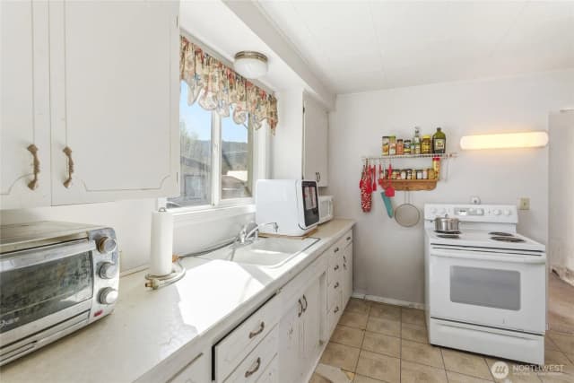 Property photo for 626 Highland Drive, Wenatchee photo 5