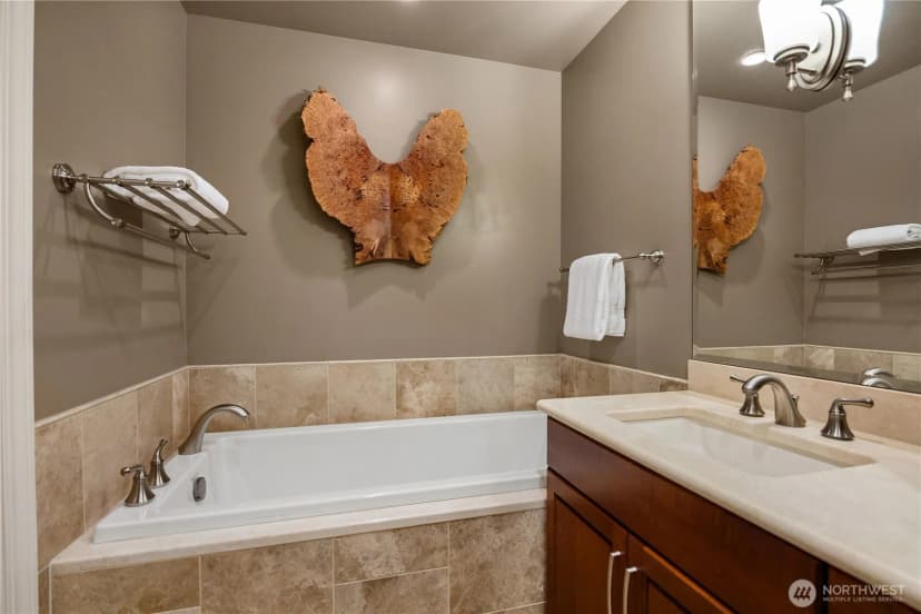 Property photo for 1185 Broadway E #5, Seattle photo 32
