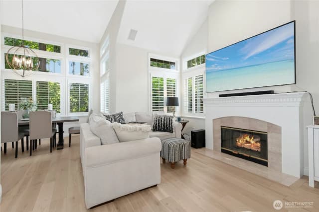 Property photo for 11629 E Oakmont Drive, Mukilteo photo 3