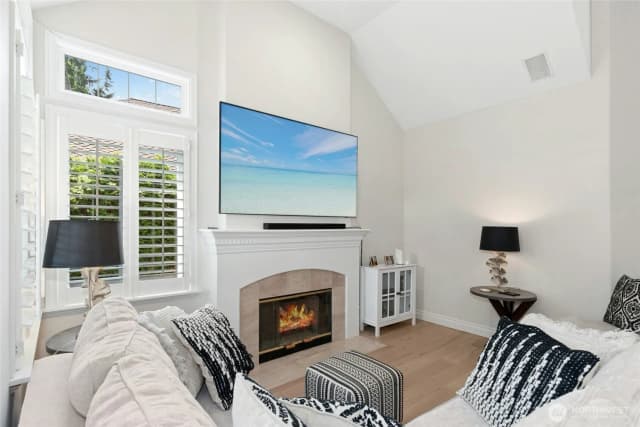 Property photo for 11629 E Oakmont Drive, Mukilteo photo 5